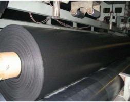 土工膜在施工中添加保護(hù)層的原因