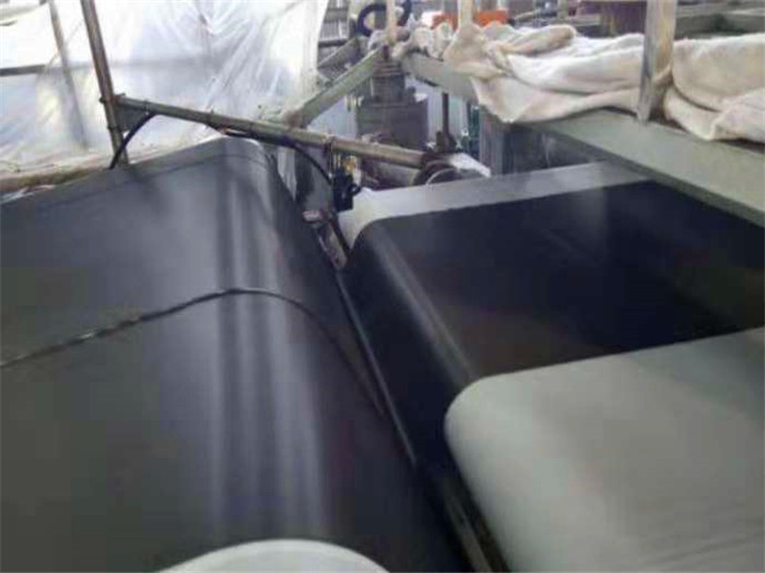 土工膜焊接時，溫度如何控制才能保證不出現(xiàn)漏洞